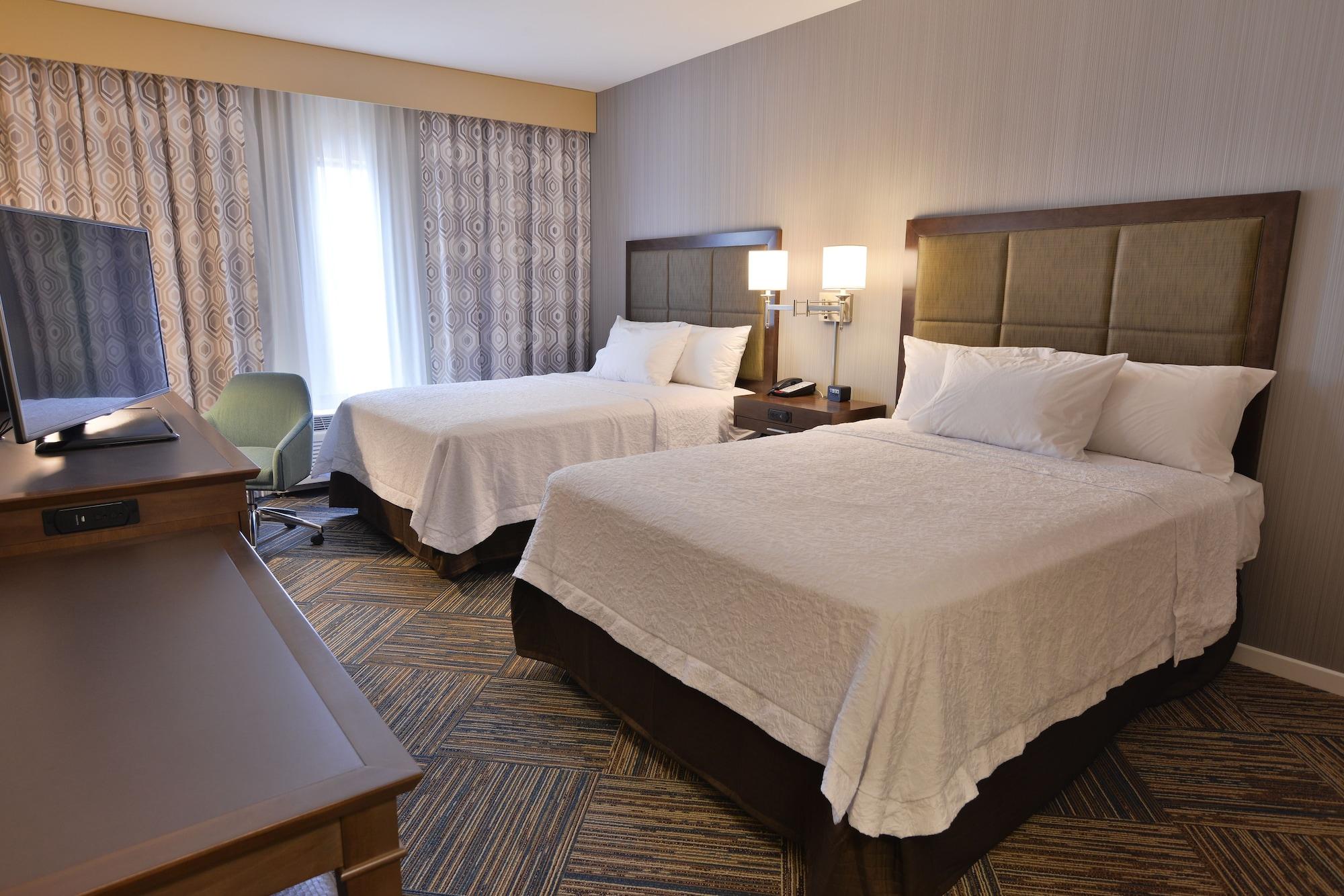 Hampton Inn & Suites Chippewa Falls Exterior photo