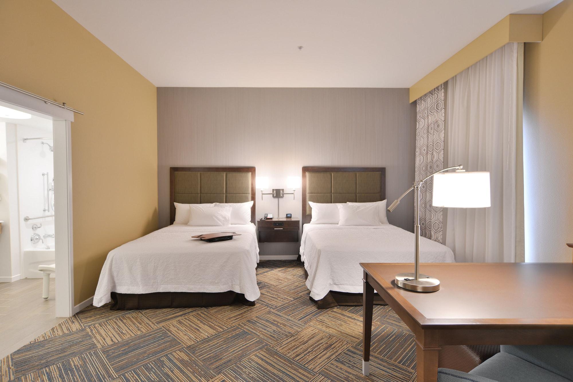 Hampton Inn & Suites Chippewa Falls Exterior photo
