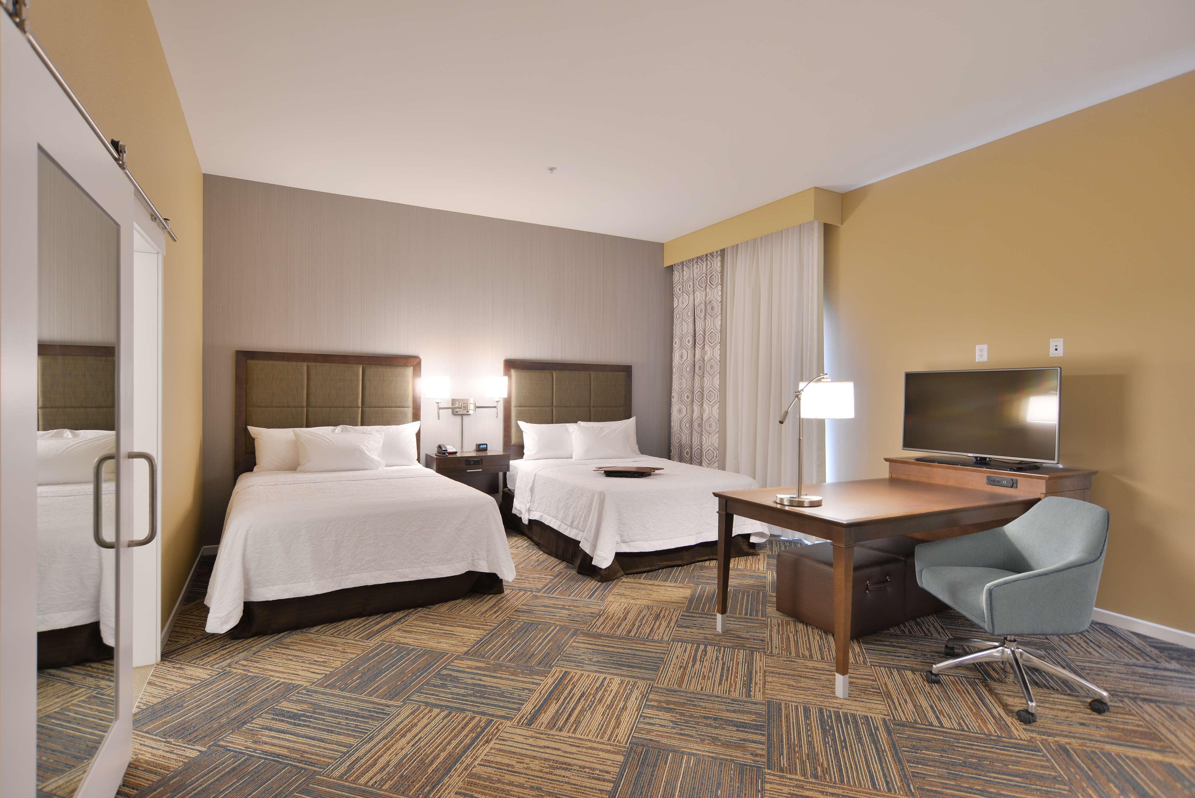 Hampton Inn & Suites Chippewa Falls Exterior photo